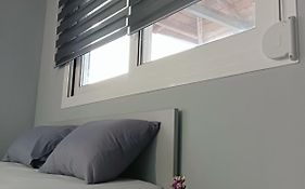 Thanias'S Studio 1